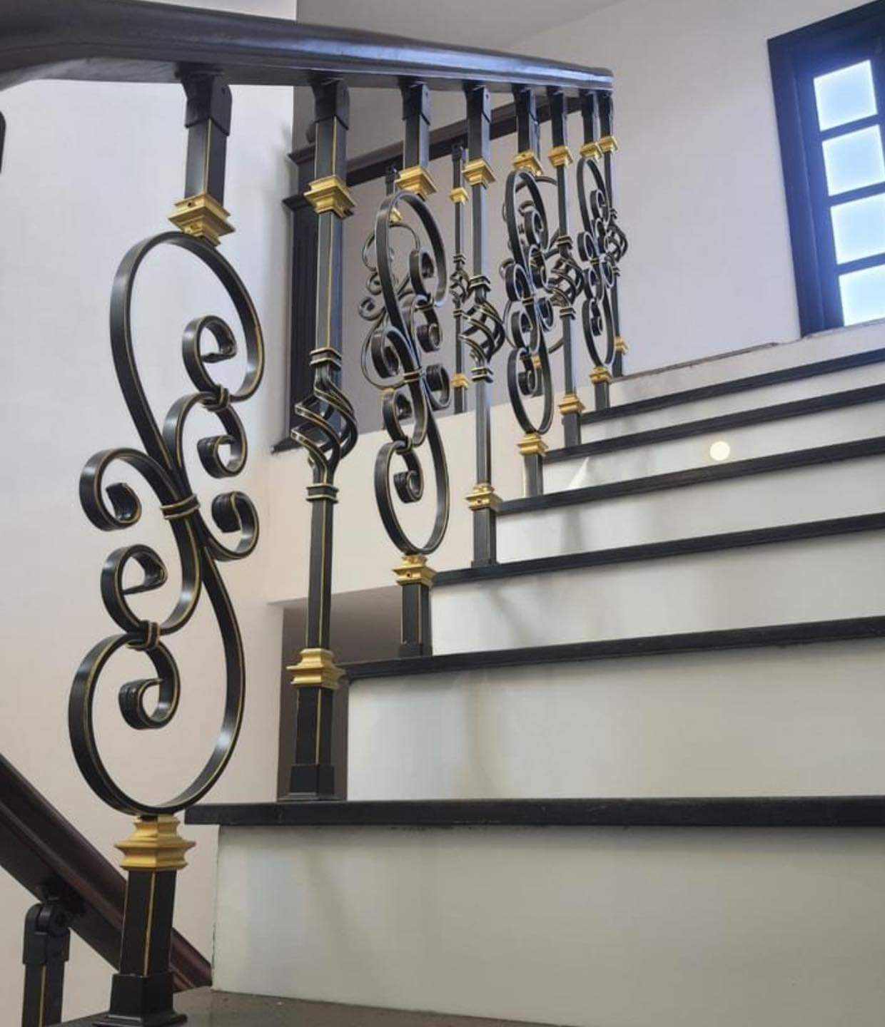 Tôi cho thuê nhà mới, hai cửa đi, Hoàng Văn Thái, 96m2x 5T vỉa hè 29 Tr - Ảnh 1